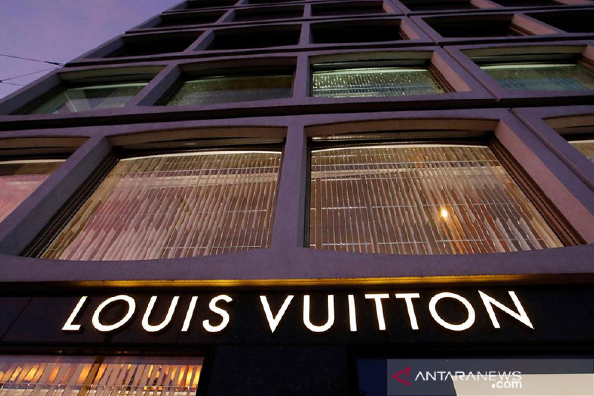 Louis Vuitton, dari perajin koper hingga jadi merek mewah dunia